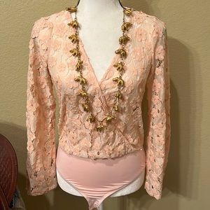 👚 NWT Lulus brand women’s bodysuit
